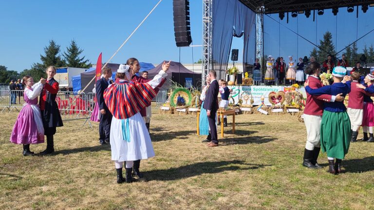 Gmina Rogoźno świętowała zakończenie żniw. Relacja z Dożynek w Budziszewku