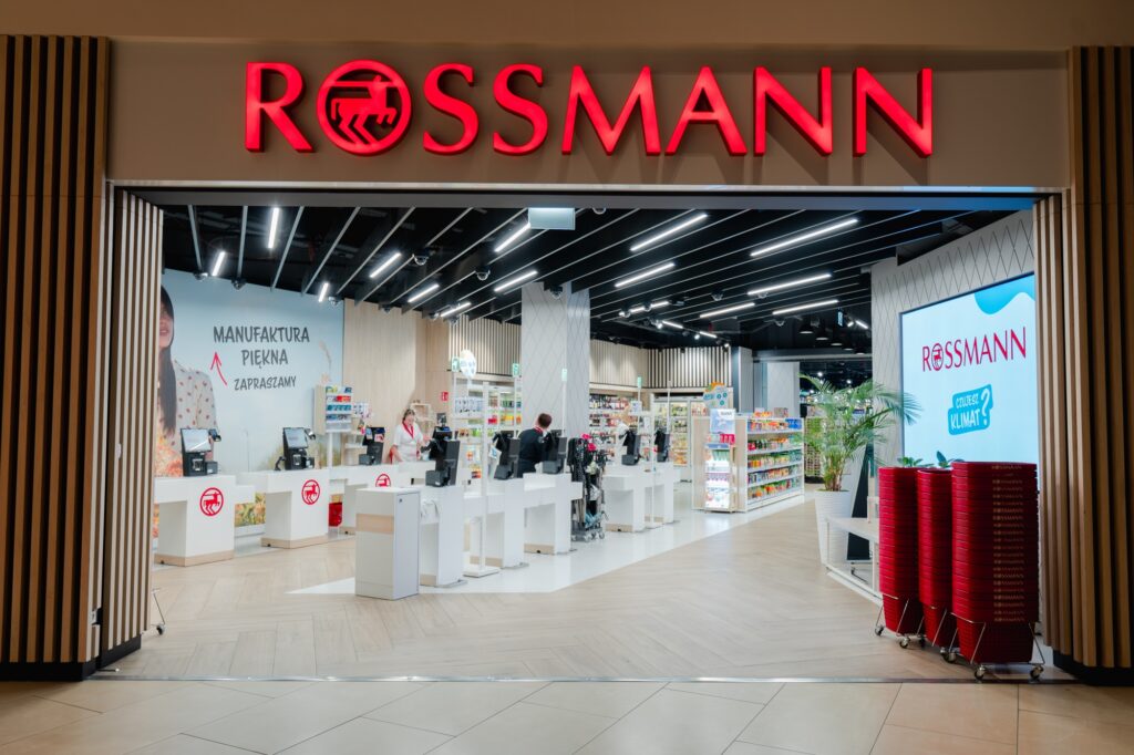 Kosmetyki Avon do kupienia w drogeriach Rossmann