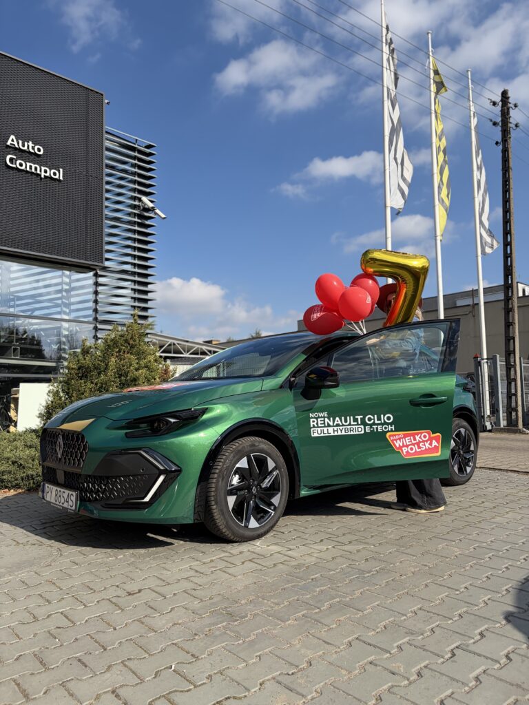 Szczęśliwa siódemka! Radio Wielkopolska® świętuje 7. urodziny – życzenia mogą zamienić się w weekend za kierownicą Renault Clio