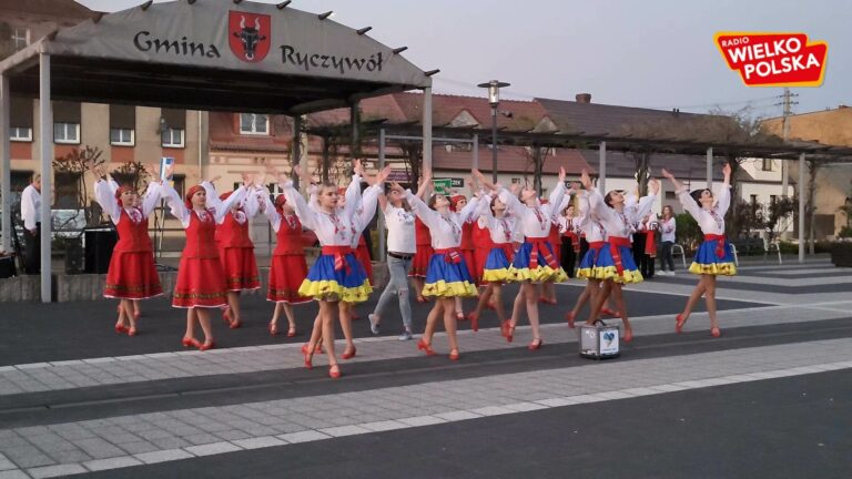 Suzirya i Dzhereltse oczarowały Ryczywół! Wyjątkowe muzyczne widowisko z myślą o Ukrainie